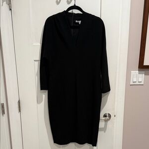 Donna Degnan Black Crepe V-Neck Dress – Quarter Sleeve – New With Tags